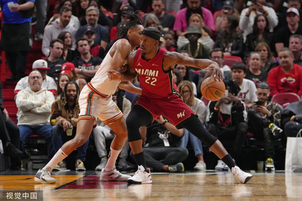 尽管雅金的 尽管雅金的